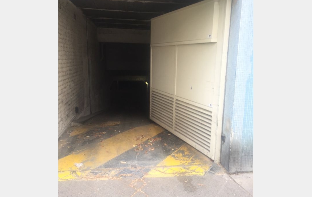 Annonces SARTROUVILLE : Garage / Parking | PARIS (75015) | 0 m2 | 120 € 